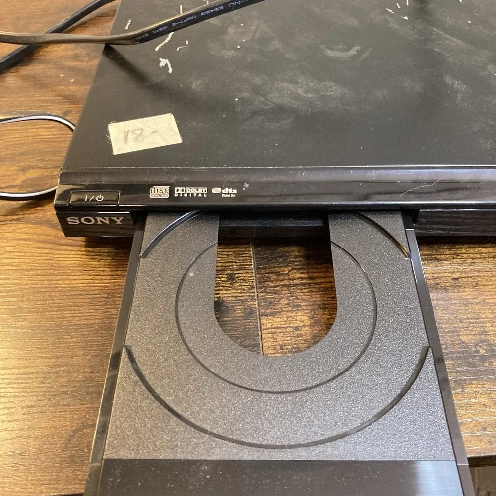 TESTED WORKS Sony DVP-SR-200P CD/DVD Player - Does Not Come With Remote